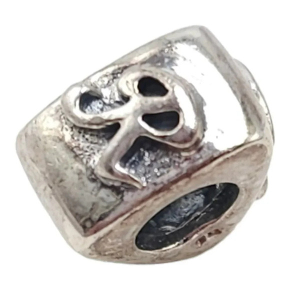 Tara’s Diary Initial R Bead Made in Ireland Sterling NOS Celtic Trinity Knot - Picture 1 of 4
